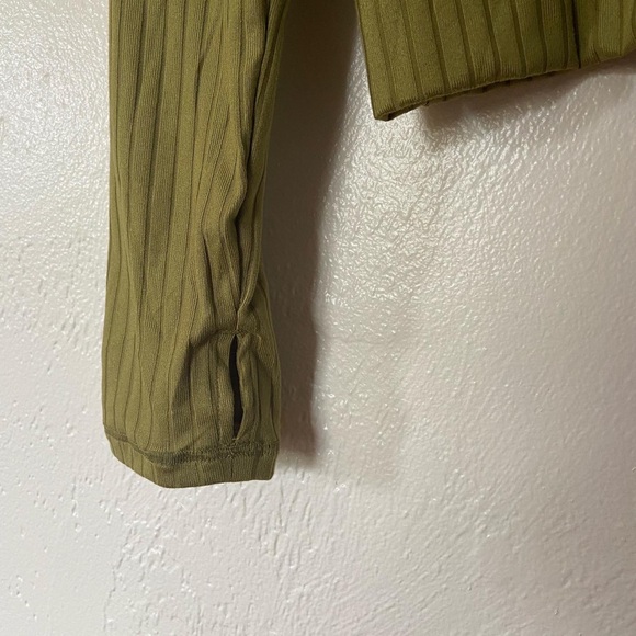 Free People Movement Mock Neck Olive Green Hoodie NWT Size M Brand New - Picture 4 of 4